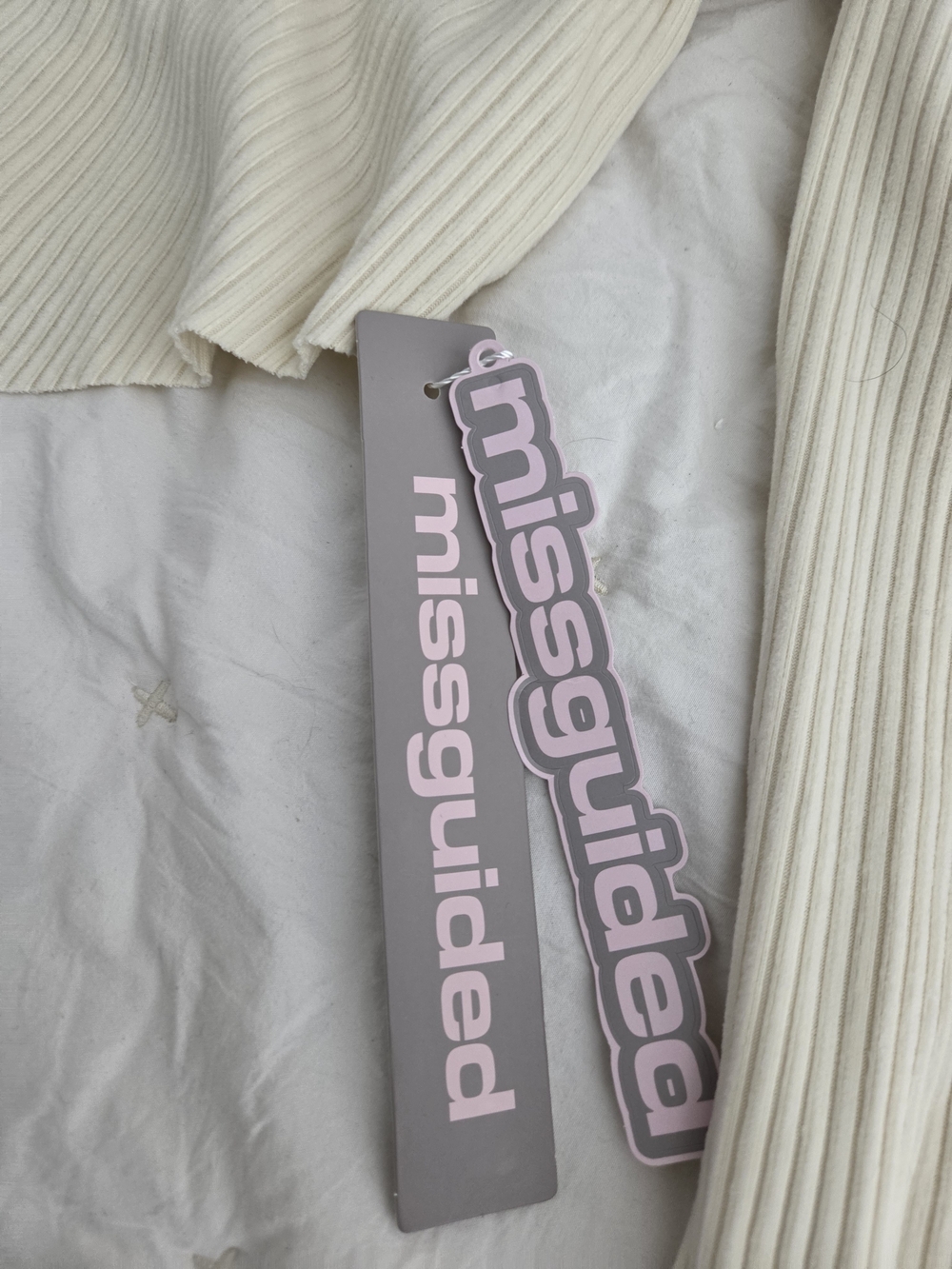 Missguided + Cream Ribbed Off-Shoulder Top - Picture 2 of 7